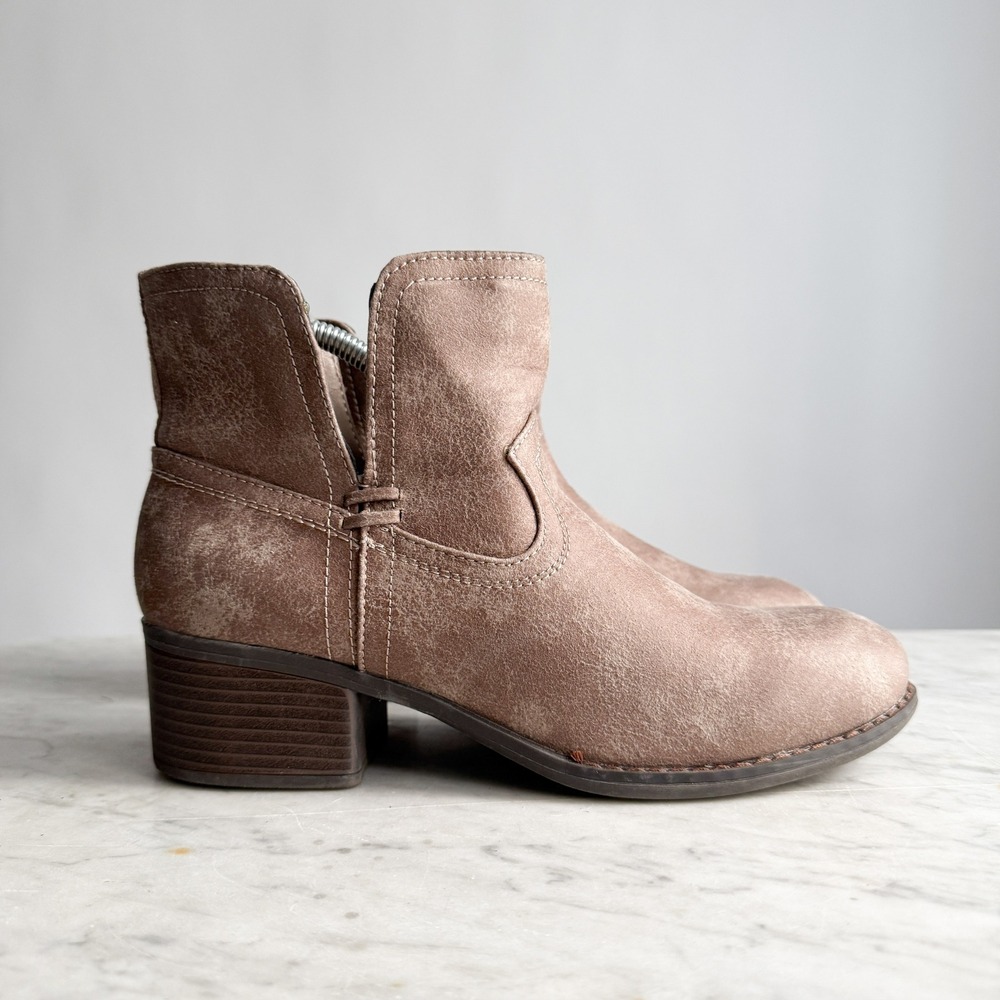 True‎ Craft Java brown faux leather lankle boots size 8.5